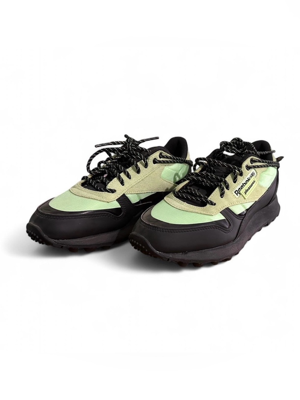 Reebok × Pleasures Classic Leather Trail Sneakers Men's Size 7
